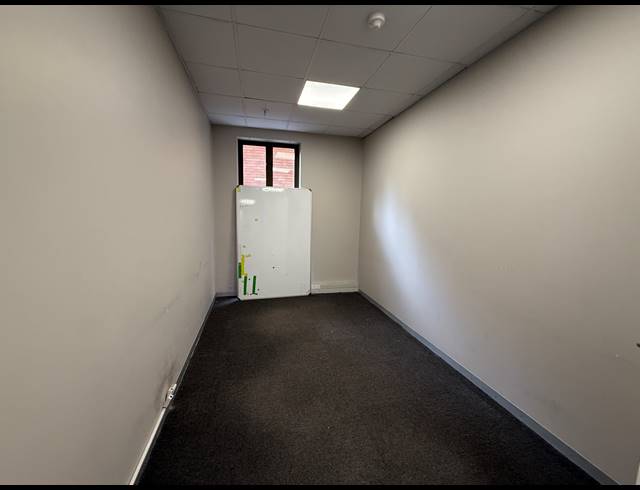 574M² OFFICE TO LET IN ROSEBANK